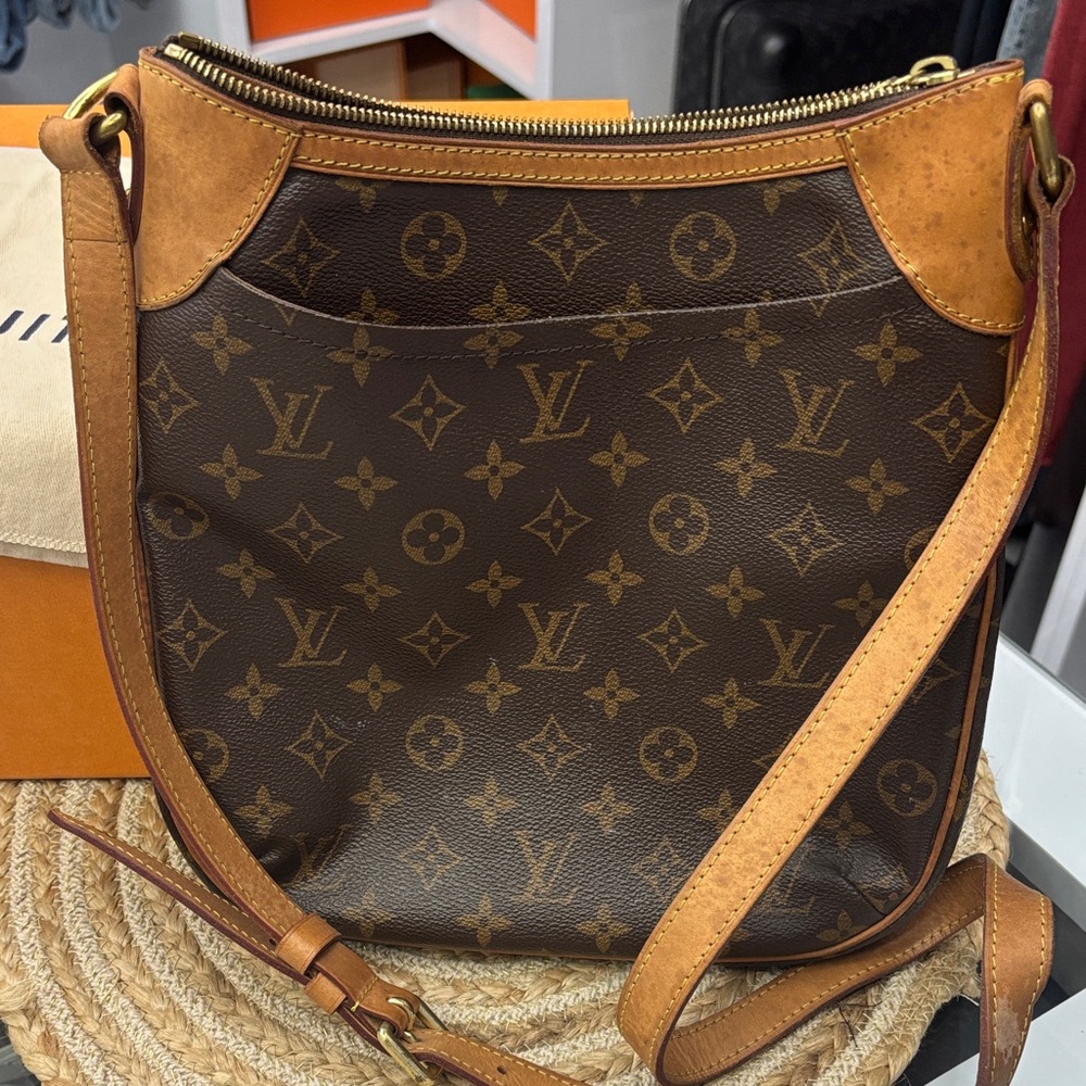 Authentic Louis Vuitton Tan and Brown Monogram Crossbody Bag